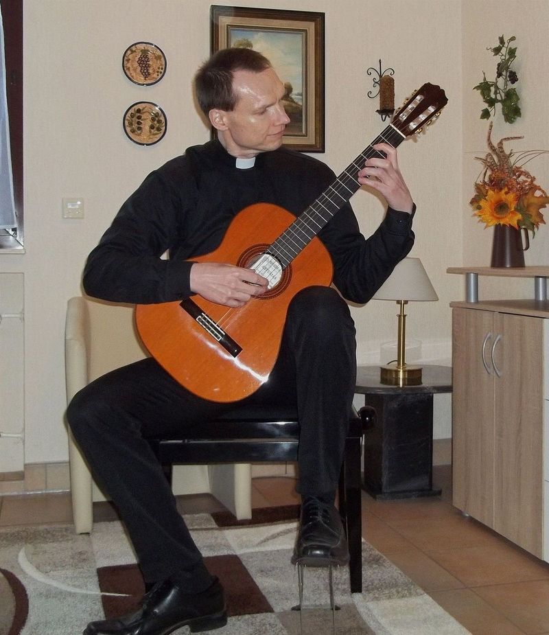 Francisco
      Tárrega, Recuerdos de la Alhambra - Gitarre 27.09.2018