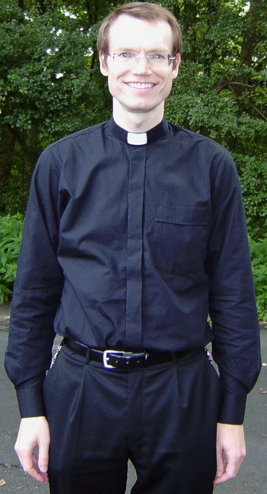 Foto Pater Rolf Lingen, 19.08.2008, 41 Jahre, 190cm, 89 kg,
      Bauch 92cm